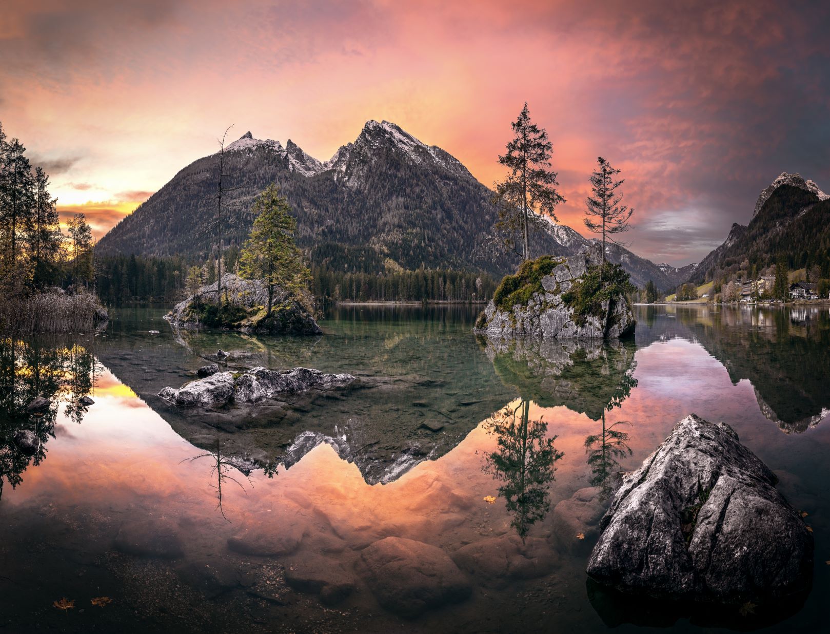 SEL35F14GM_Lake_Hintersee